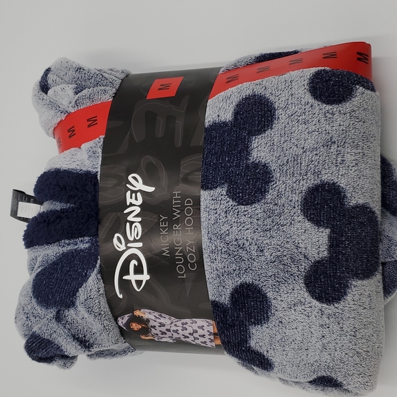 Disney Mickey Lounger with Cozy Hood - Picture 1 of 6